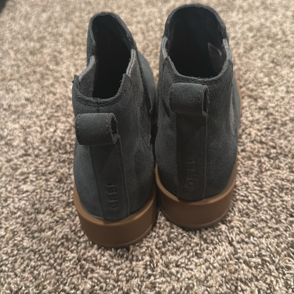 Sorel booties sz. 8 - Picture 2 of 3